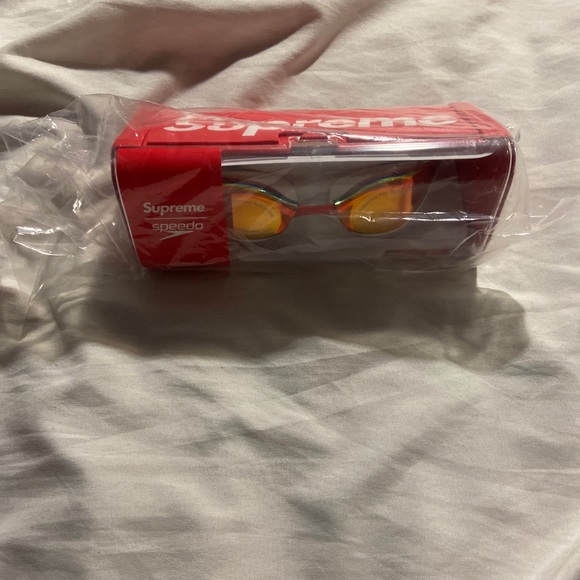 Supreme x Speedo Swimming Goggles - Picture 4 of 4